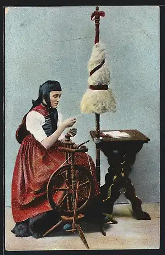 AK St. Georgen, Junge Frau am Spinnrad, Schwarzwälder Tracht