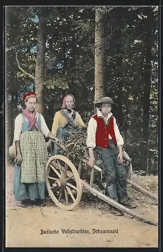 AK Schwarzwald, Mann und zwei Frauen am Karren, Badische Volkstrachten