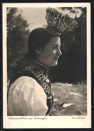 AK Furtwangen, Schwarzwälderin in Tracht