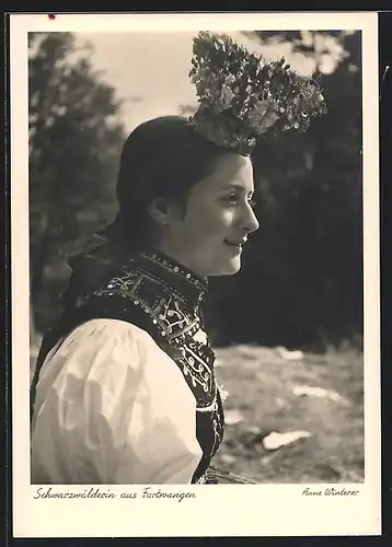 AK Furtwangen, Schwarzwälderin in Tracht
