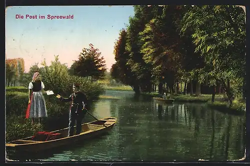 AK Postbote bringt Spreewälderin in Tracht ihre Post
