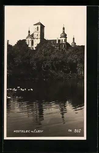 AK Kostelec n. Clesy, Flusspartie mit Blick zur Burg