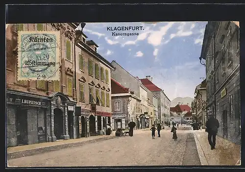 AK Klagenfurt, Die Kaserngasse mit Passanten und Handlung von L. Ruplitsch