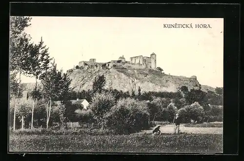 AK Kunetice, Burg auf Felsen