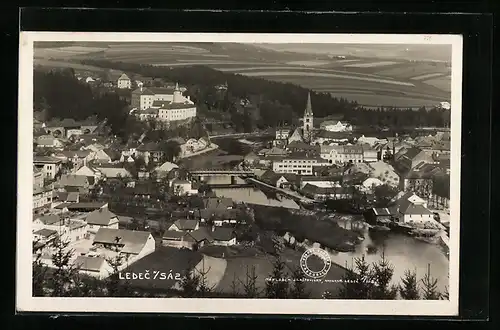 AK Ledec n. Saz., Flusspartie mit Stadtansicht