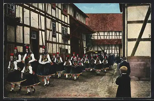 AK Hessische Kinder in schwälmer Trachten gehen zur Kirche