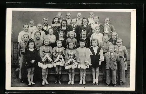 AK Schäfers Märchenstadt Liliput, Liliputaner