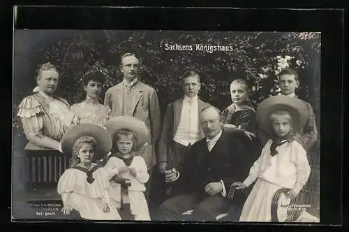 AK Sachsens Königshaus, König Friedrich August von Sachsen mit seiner Familie