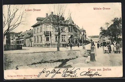 AK Bretten, Luisen-Strasse und Wilhelm-Strasse mit Passanten