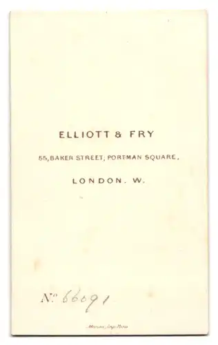 Fotografie Elliott & Fry, London, englischer Soldat in Uniform mit Backenbart