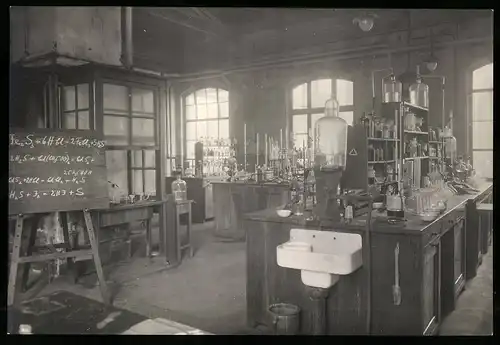 Fotografie unbekannter Fotograf, Ansicht Berlin-Spandau, Deutsche Industriewerke, D-Wagen 5 /25 PS