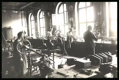 Fotografie Ansicht Berlin-Spandau, Deutsche Industriewerke, Produktionshalle für D-Wagen 5 /25 PS Auto Lenkgetriebe