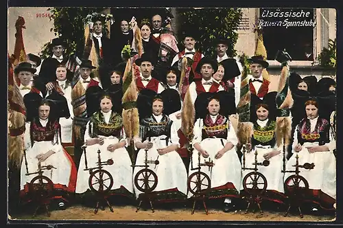 AK Elsässische Bauern-Spinnstube, Frauen und Männer in elsass-lothringischer Tracht