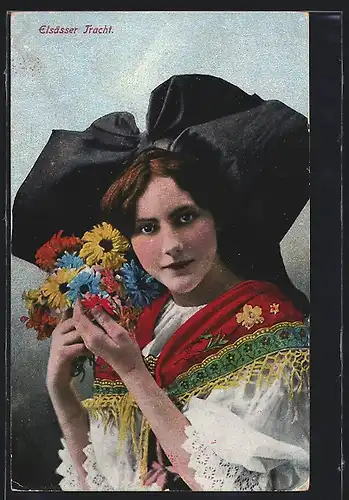 AK Junge Frau mit Blumenstrauss in Elsässer Tracht