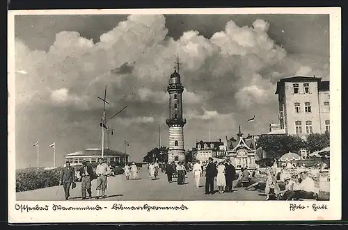 AK Warnemünde, Bismarckpromenade mit Urlaubern