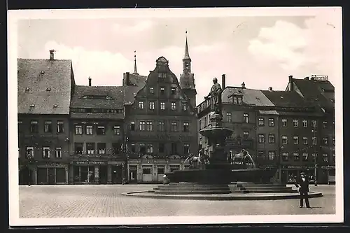AK Freiberg i. Sa., Obermarkt mit Brunnendenkmal Otto des Reichen