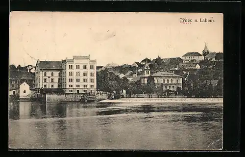 AK Tynec n. Labem, Ortsansicht vom Wasser aus