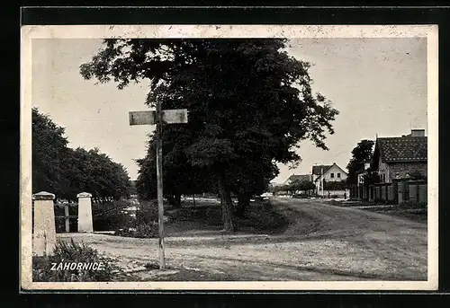 AK Záhornice, Strassenpartie an der Brücke
