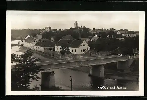 AK Kácov nad Sázavou, Ortsansicht mit Brücke