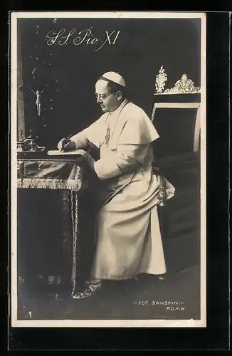 AK Papst Pius XI. am Schreibtisch
