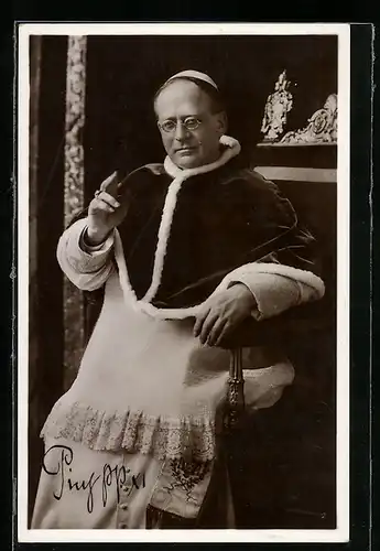 AK Papst Pius XI. auf dem Papstthron, Portrait mit Signatur