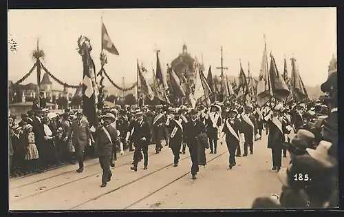 AK Luzern, Eidgenössisches Sängerfest 1922, Männer in Anzügen mit weissen Schärpen