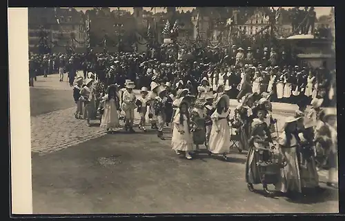 AK Luzern, Eidgenössisches Sängerfest 1922, Kinder mit Blumenkörben