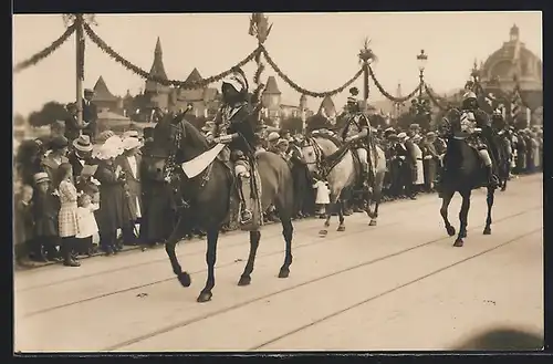 AK Luzern, Eidgenössisches Sängerfest 1922, Ritter zu Pferd auf der Parade