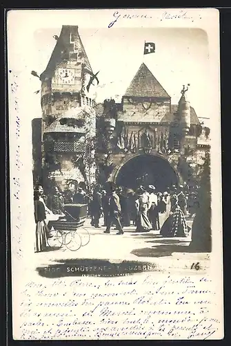 AK Luzern, Eidg. Schützenfest 1901, Festlich gekleidete Bürger an der Burg