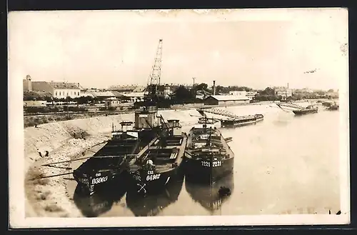 AK Komárno, Ortsansicht mit Hafenpartie