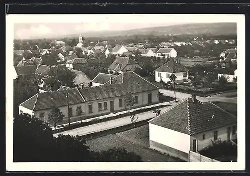 AK Mestecko /Leopoldov, Ortsansicht aus der Vogelschau