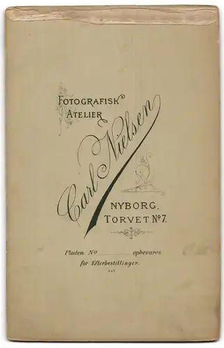 Fotografie Carl Nielsen, Nyborg, Torvet 7, Kinderpaar in modischer Kleidung