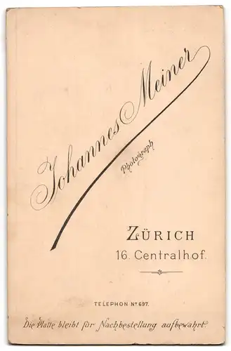 Fotografie Joh. Meiner, Zürich, Centralhof 16, Eleganter Herr mit Zwicker und Schnauzbart