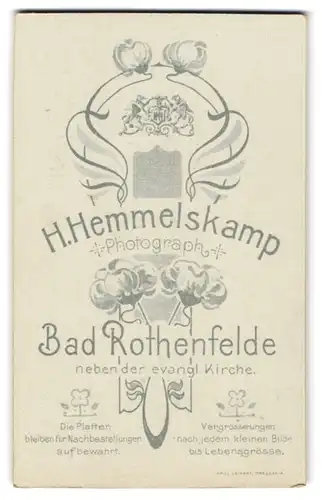 Fotografie H. Hemmelskamp, Bad Rothenfelde, Wappen mit Monogramm des Fotografen in floraler Verzierung