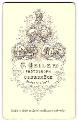 Fotografie F. Heiler, Osnabrück, Grosse Str. 28, Monogramm des Fotografen über gedruckten Münzen