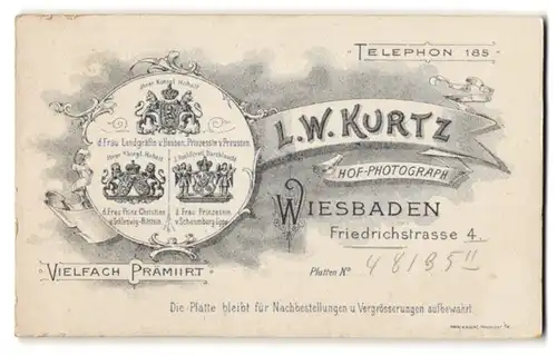 Fotografie L. W. Kurtz, Wiesbaden, Wappen Frau Prinz Christian v. Schleswig-Holst., Frau Prinz. Schaumburg-Lippe
