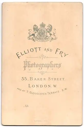 Fotografie Elliott & Fry, London, englischer Pastor im Talar mit Collar