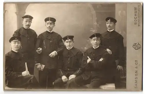 Fotografie Samson & Co., Bochum, Wilhelmsplatz 8, Bochumer Bergleute / Kumpel in Bergmann Kluft