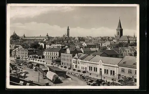 AK Kuttenberg / Kutna Hora, Totalansicht der Stadt, Güterverladebereich