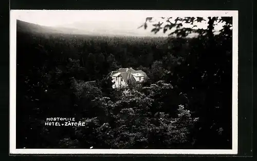 AK Hostomice, Panoramablick auf Hotel v. Zatore