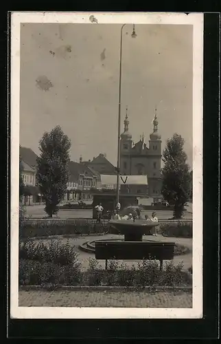 AK Breznice, Springbrunnen im Park