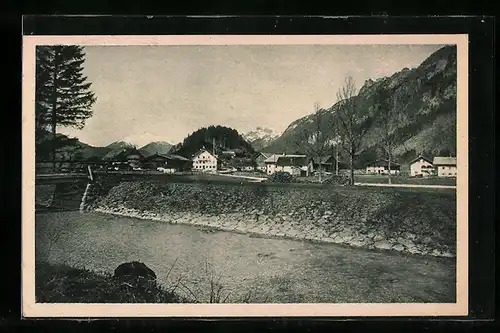 AK Graswang, Ortspartie mit Bergen