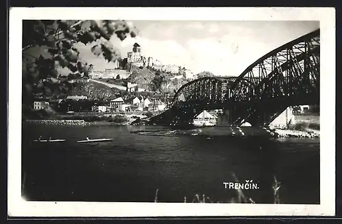 AK Trencin, Flusspartie mit Brücke und Burg