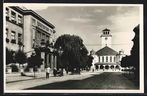 AK Trnava, Okresny Dom, Strassenpartie zur Kirche