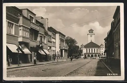 AK Trnava, Strassenpartie mit Blick zur Kirche