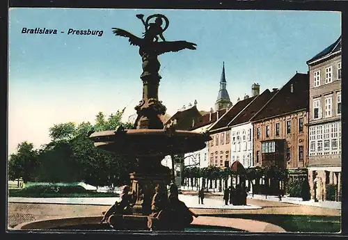 AK Bratislava, Platzanlage mit Brunnen