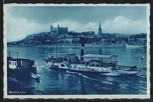 AK Bratislava, Dampfer vor dem Ort