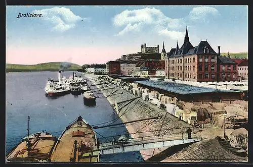 AK Bratislava, Hafenpartie mit Schiffen