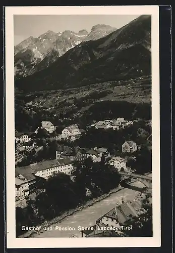 AK Landeck i. Tirol, Gasthof und Pension Sonne aus der Vogelschau, Flusspartie