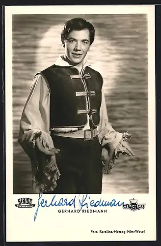 AK Schauspieler Gerhard Riedmann in dem Film Der Zigeunerbaron, mit original Autograph